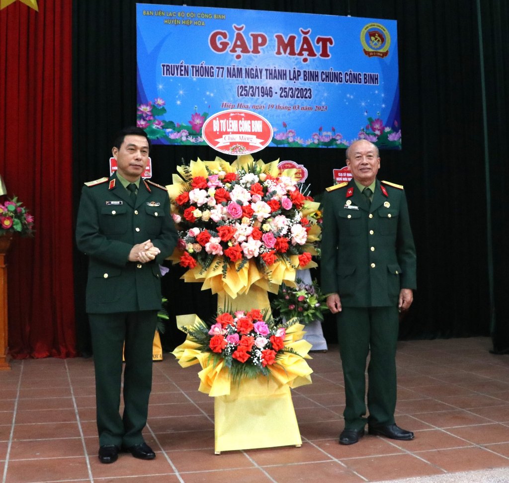 Hiệp Hòa gặp mặt truyền thống 77 năm ngày truyền thống Bộ đội Công&nbsp;binh