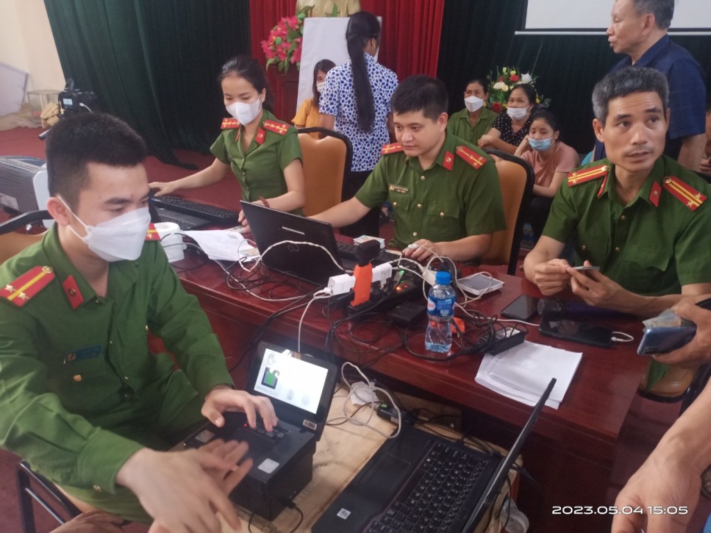 Hiệp Hòa: Đẩy nhanh tiến độ kích hoạt tài khoản định danh điện tử mức độ 2 cho người&nbsp;dân