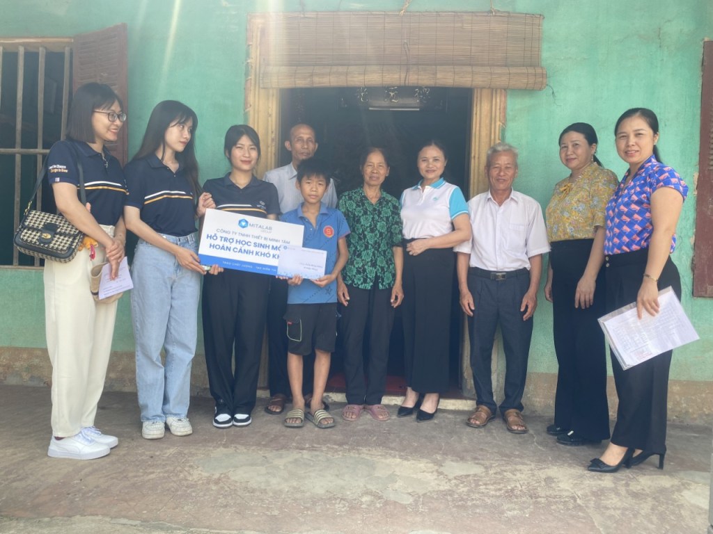 Hội LHPN huyện Hiệp Hòa đồng hành cùng em đến&nbsp;trường