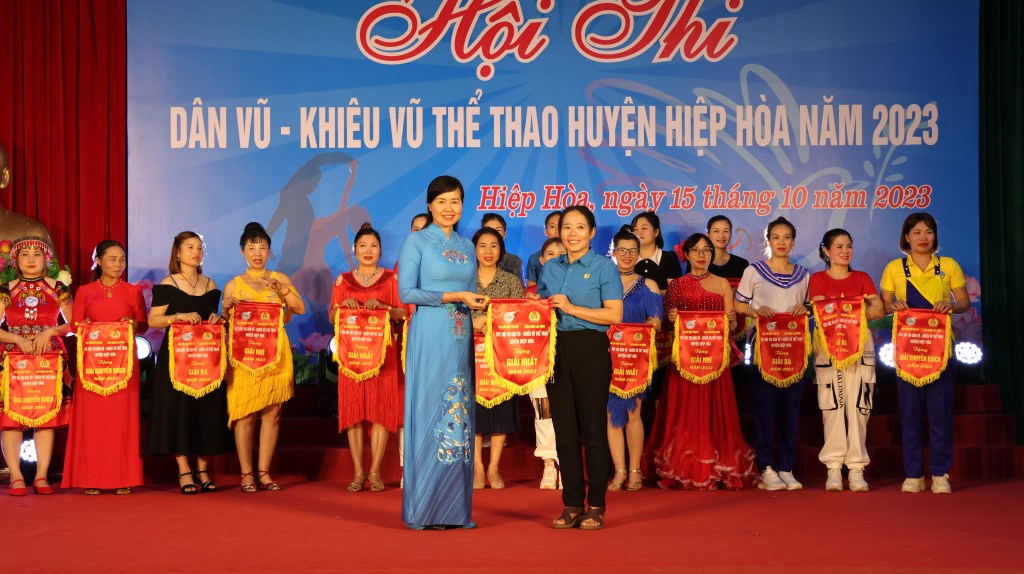 Hiệp Hoà: Trường mầm non Xuân Cẩm đạt giải nhất tại Hội thi “Dân vũ, khiêu vũ thể thao” năm&nbsp;2023