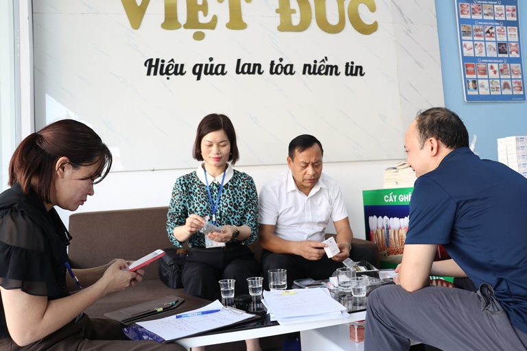 Hiệp Hoà: Kiểm tra chất lượng vệ sinh an toàn thực phẩm tại Mai Đình và Hương Lâm