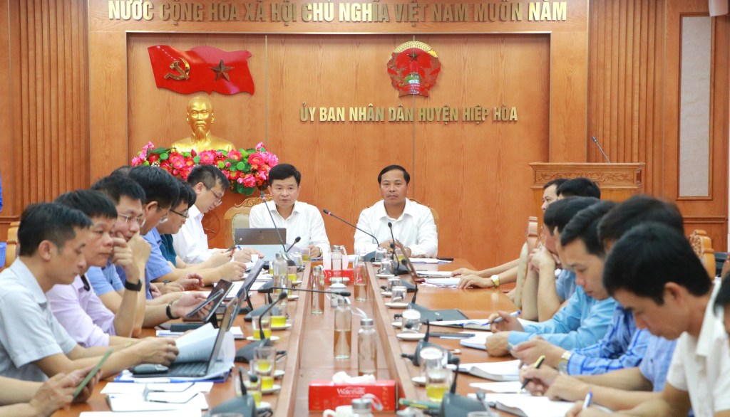 Đẩy nhanh tiến độ ngầm hóa và chỉnh trang mạng cáp viễn thông trên địa bàn Hiệp&nbsp;Hòa