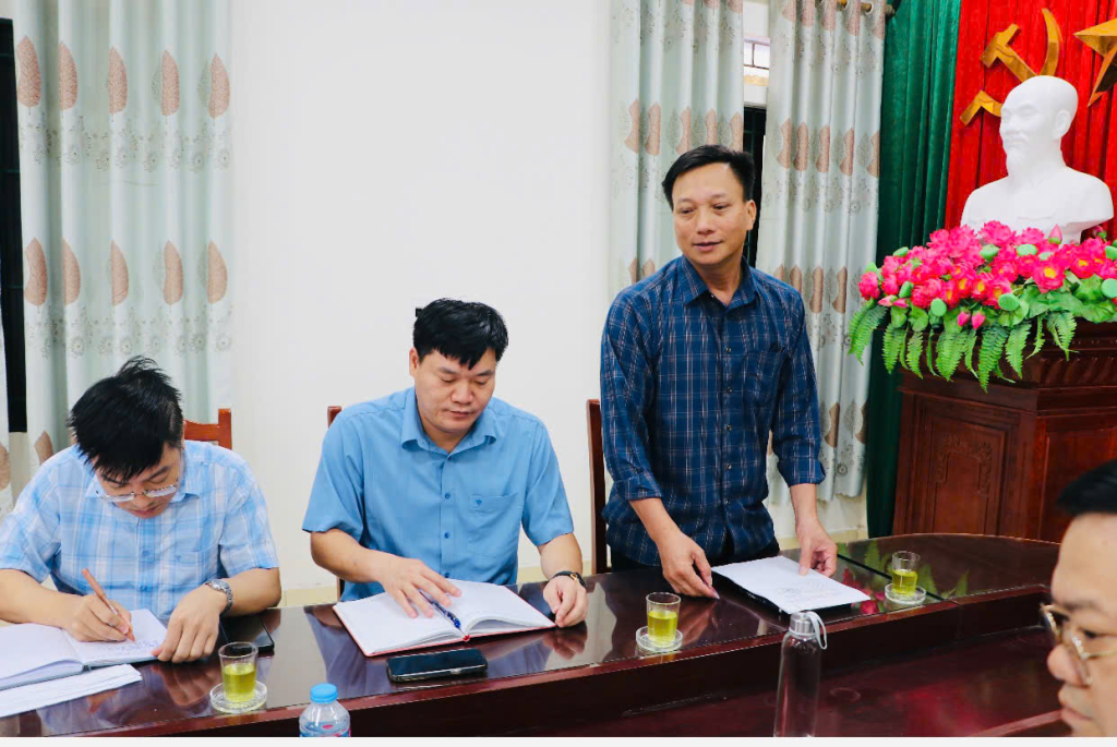 Sở Nông nghiệp và Môi trương tỉnh Bắc Ninh kiểm tra công tác chăn nuôi và phòng, chống dịch bệnh động vật tại Hoàng&nbsp;Vân