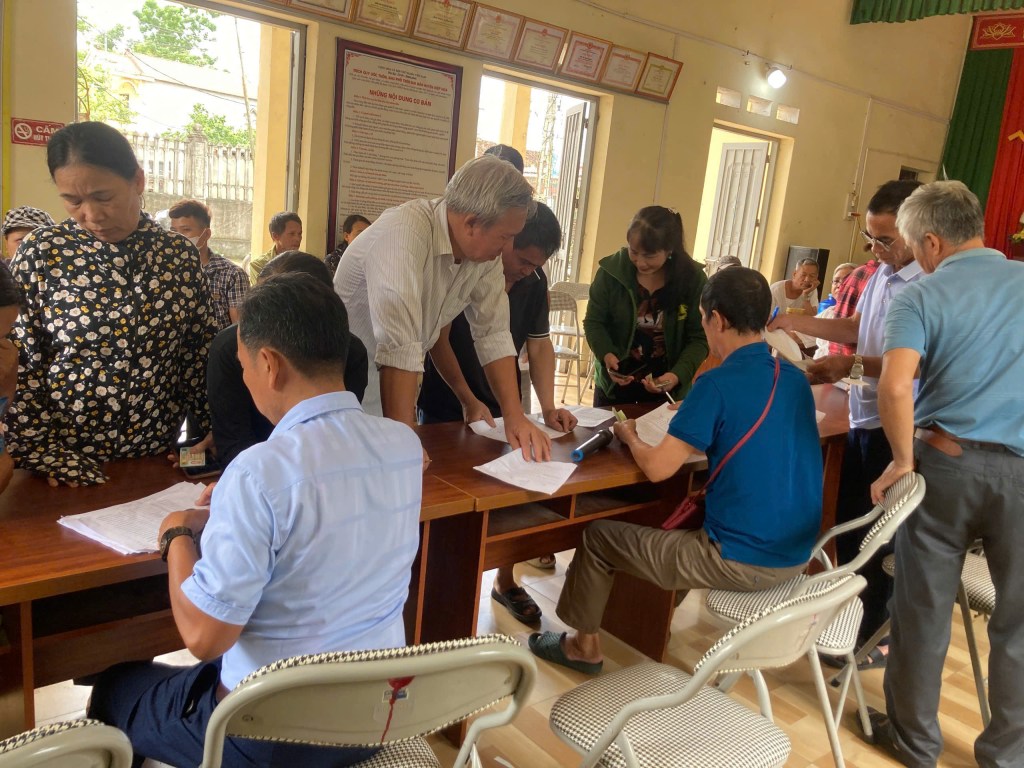 Nhân dân xã Hoàng Vân vui mừng đón nhận món quà ý nghĩa dịp Tết Độc&nbsp;lập