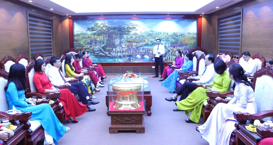 Hiệp Hòa: gặp mặt cán bộ nữ lãnh đạo quản lý các cơ quan trên địa bàn xã nhân dịp kỷ niệm ngày PNVN&nbsp;20/10