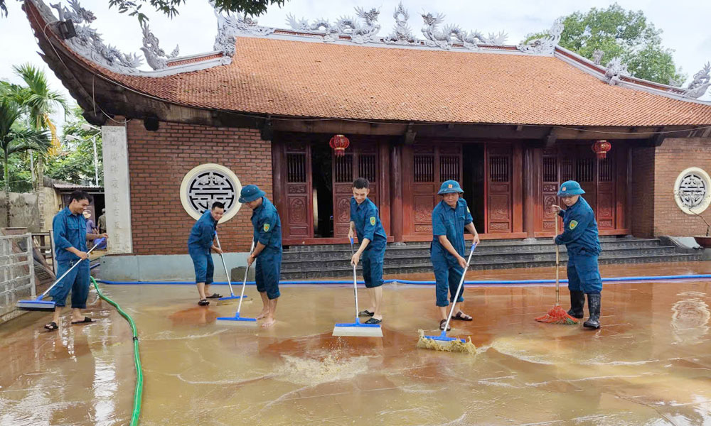 Xuân Cẩm: Tập trung vệ sinh môi trường, phòng ngừa dịch bệnh sau&nbsp;lũ