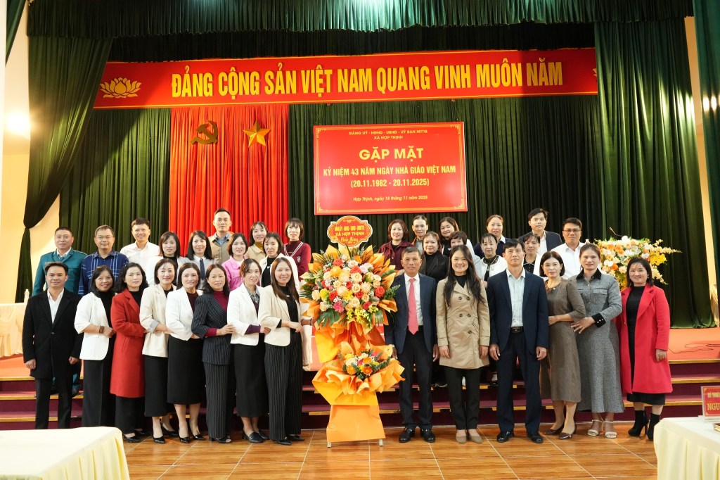 Xã Hợp Thịnh tỉnh Bắc Ninh tổ chức gặp mặt kỷ niệm 43 năm Ngày Nhà giáo Việt Nam&nbsp;20/11