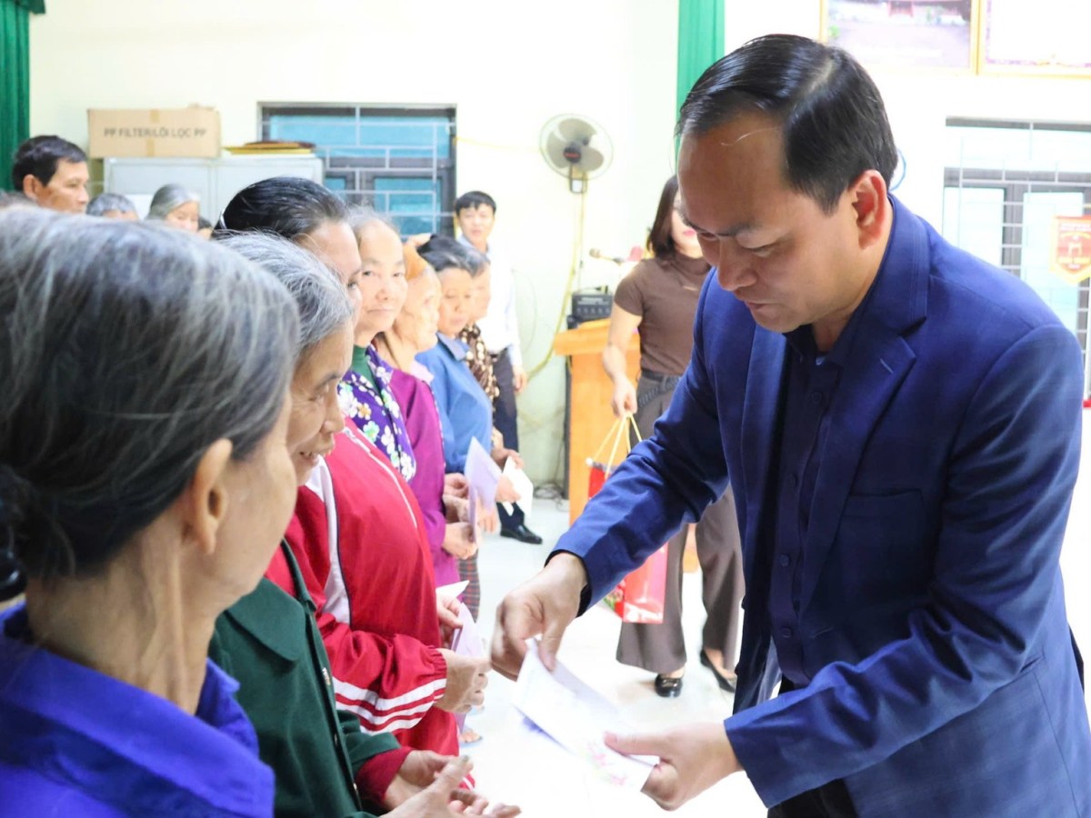 Hiệp Hòa: Thiết thực chương trình “Xuân gắn kết – Tết yêu thương” trao tặng gần 720 suất quà cho người&nbsp;nghèo.