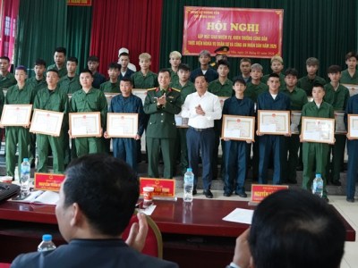 Hoàng Vân Hội nghị Gặp mặt, khen thưởng công dân thực hiện nghĩa vụ quân sự năm&nbsp;2026