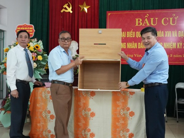 Lãnh đạo Đảng ủy- HĐND- UBND- UBMTTQ xã Hoàng Vân dự Khai mạc bầu cử Đại biểu Quốc hội khoá XVI và đại biểu HĐND các cấp, nhiệm kỳ 2026 – 2031 tại các khu vực bỏ&nbsp;phiếu